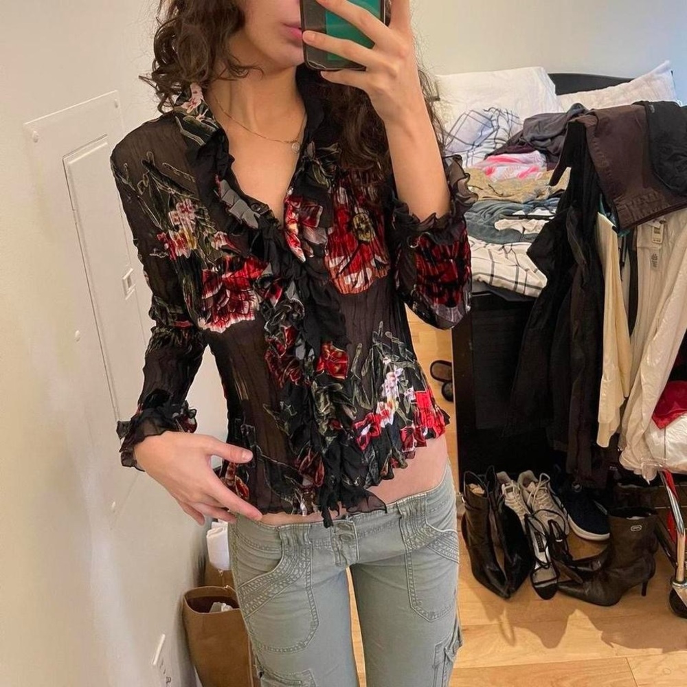 Elegant Floral Ruffle Silk Blouse in Black and Red